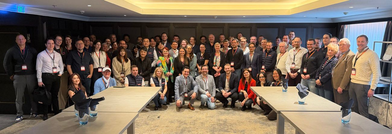 Gruppenfoto der Teilnehmer vom JetBrains Partner Summit 2026 Wien